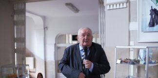 Povestea lui Emil Sitaru, profesorul cu cea mai impresionantă colecție de seturi de șah din țară: „Șahul mi-a adus numai bucurii!”